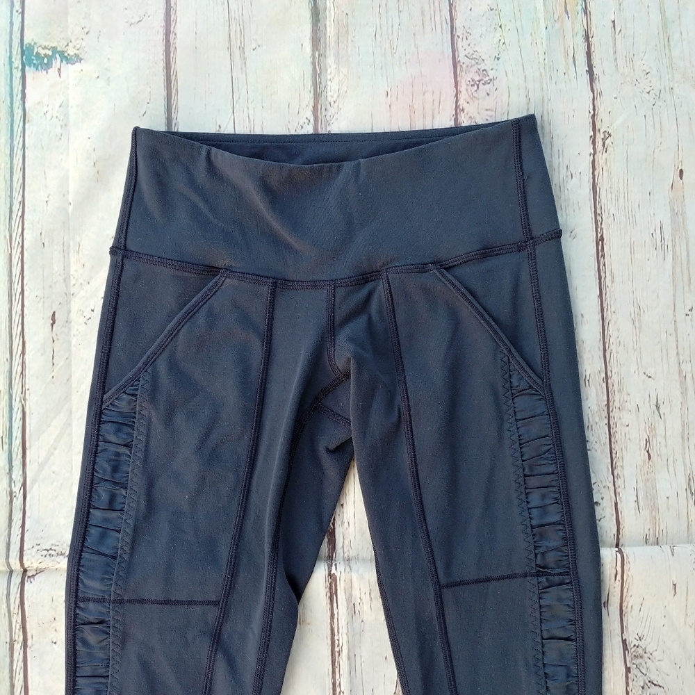 LULULEMON | Practice Daily Ruffle Ribbon Leggings - Picture 5 of 15